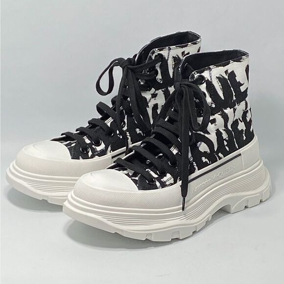 Alexander McQueen Tread Slick Graffiti Logo Ankle Boots size 37 - Picture 2 of 13